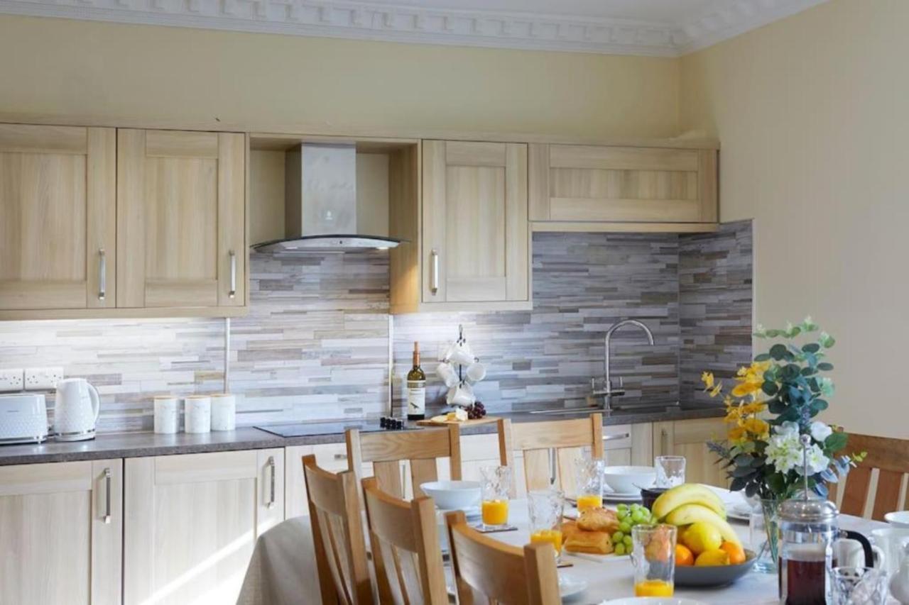 Denelea - Stunning Sea Views! Scarborough Exterior foto